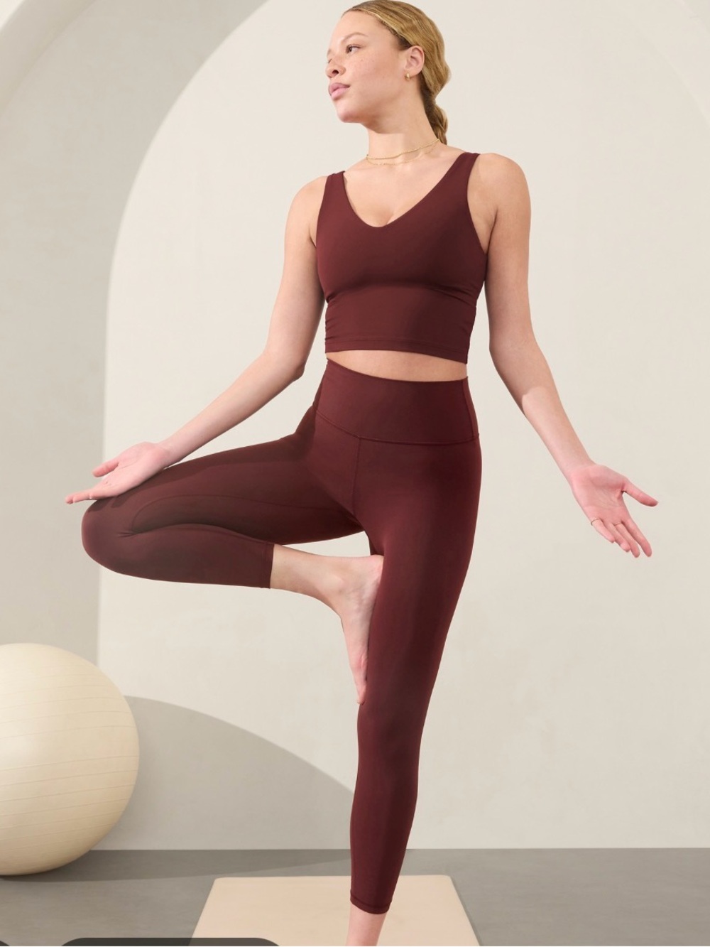 Athleta transcend 7/8 High-Waist Leggings in Deep Burgundy